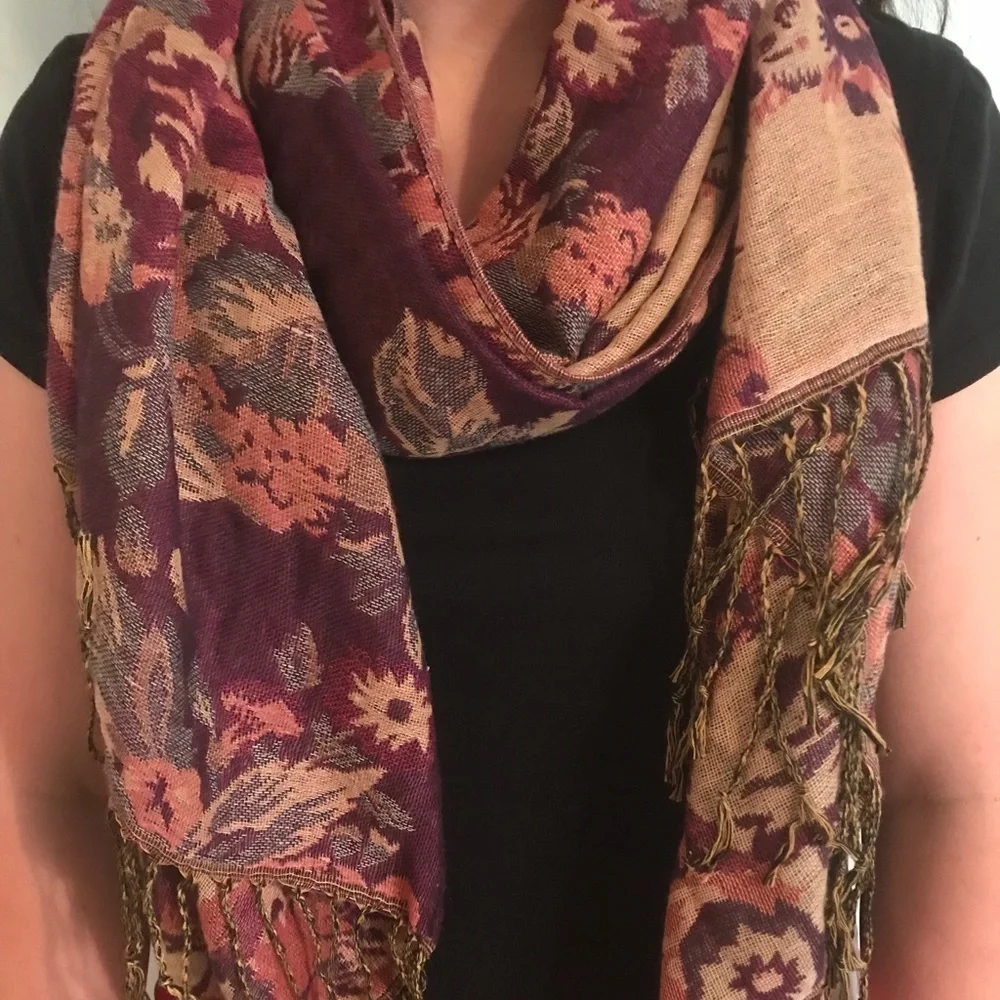 Beautiful‎ Floral Patterned Scarf